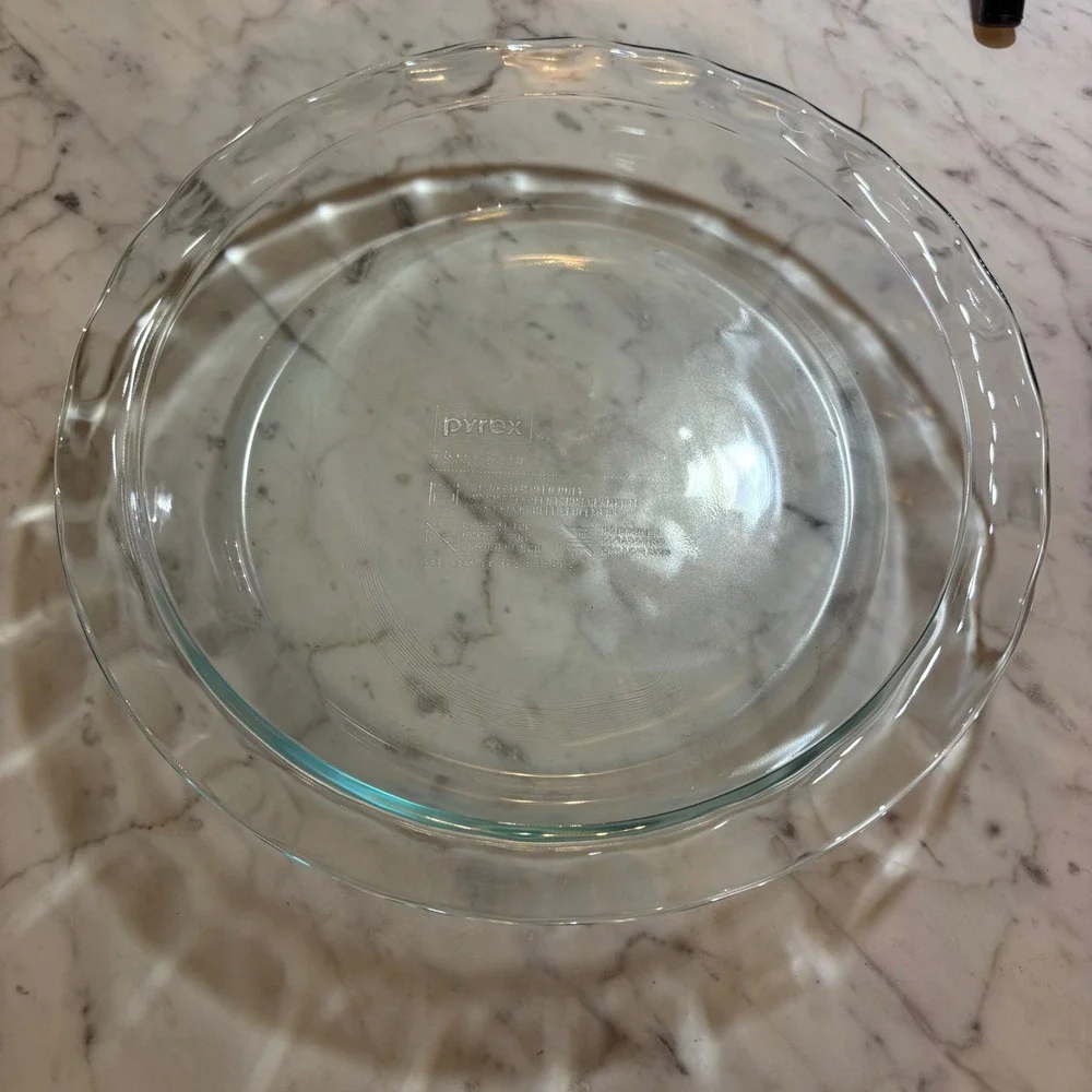 Pyrex 9.5 Inch Clear Glass Scalloped Rim Pie Plate Baking Dish 24cm USA C209